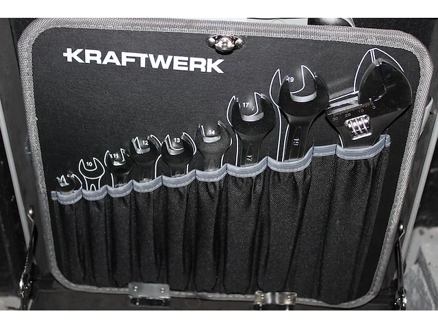 Gereedschapskoffer kraftwerk gevuld met gereedschap kraftwerk. - afbeelding 4 van  5