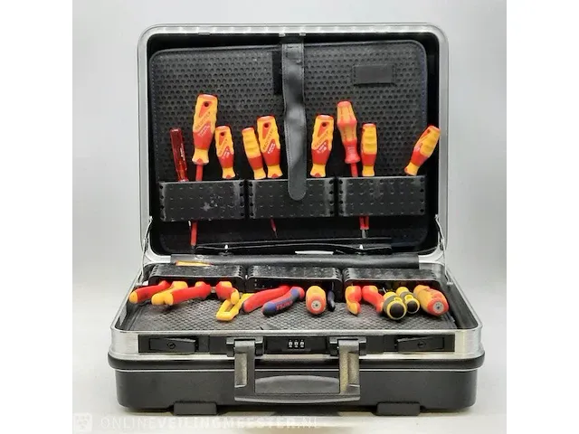 Gereedschapskoffer met divers handgereedschap o.a. gedore - afbeelding 1 van  8