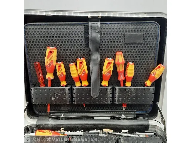 Gereedschapskoffer met divers handgereedschap o.a. gedore - afbeelding 2 van  8