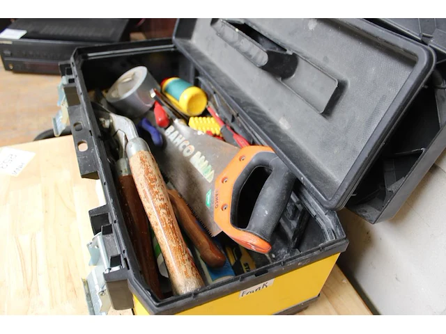 Gereedschapskoffer stanley met diverse gereedschappen. - afbeelding 3 van  3