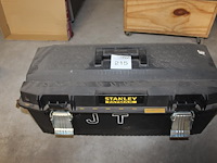 Gereedschapskoffer stanley met enkele gereedschappen. - afbeelding 1 van  2