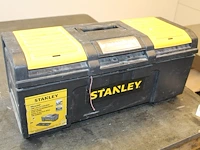 Gereedschapskoffer stanley met schilder- en montage-spullen. - afbeelding 1 van  3
