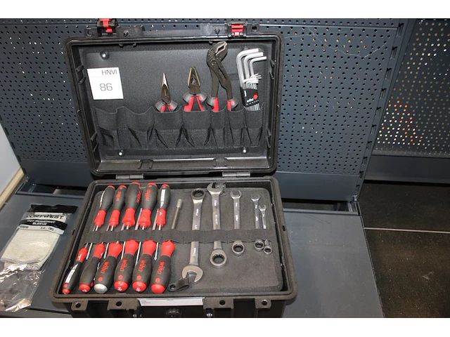 Gereedschapskoffer wiha gevuld met diverse gereedschappen mechanic basis - afbeelding 1 van  2