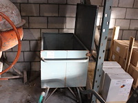 Gereedschapskruiwagen. - afbeelding 1 van  2