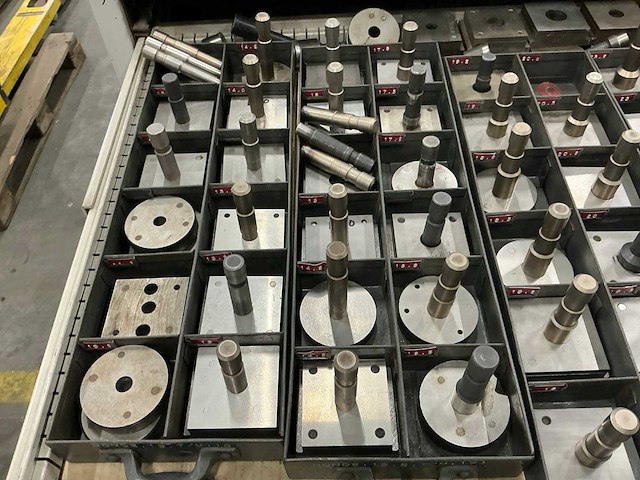 Gereedschapsladenkast met meetgereedschappen - afbeelding 2 van  10