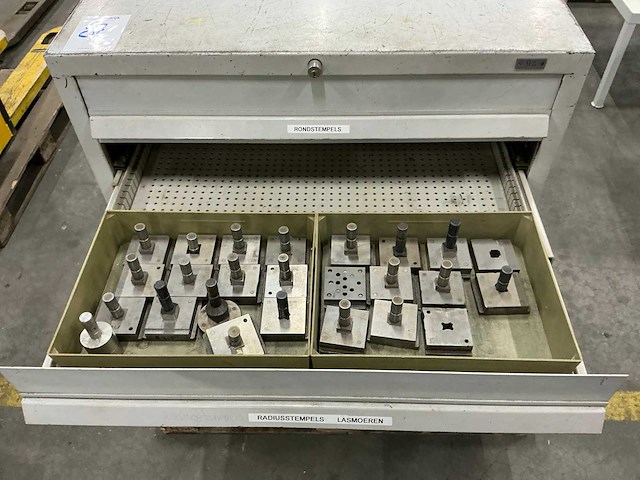 Gereedschapsladenkast met meetgereedschappen - afbeelding 8 van  10