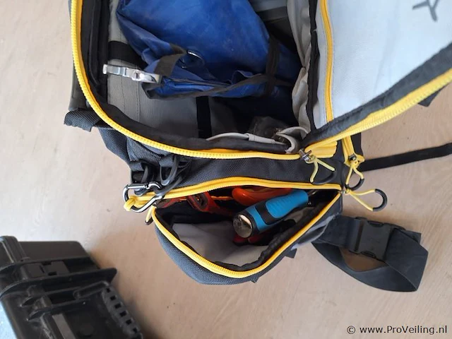Gereedschapstas met diversen - afbeelding 3 van  4