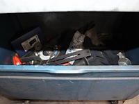 Gereedschapswagen gedore gevuld met divers gereedschap w.o. hamers, steeksleutels, tangen, schroevendraaie... - afbeelding 6 van  6