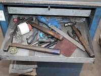 Gereedschapswagen gedore gevuld met divers gereedschap w.o. hamers, steeksleutels, tangen, schroevendraaie... - afbeelding 4 van  7