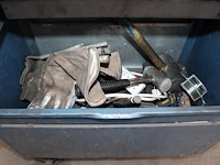 Gereedschapswagen gedore gevuld met divers gereedschap w.o. hamers, steeksleutels, tangen, schroevendraaie... - afbeelding 7 van  7