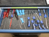Gereedschapswagen gedore met handgereedschappen. - afbeelding 7 van  10