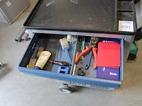 Gereedschapswagen gedore met handgereedschappen. - afbeelding 2 van  6