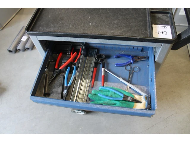 Gereedschapswagen gedore met handgereedschappen. - afbeelding 3 van  6