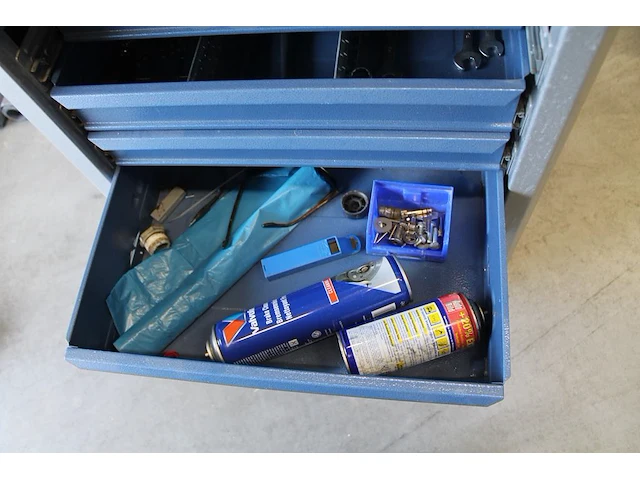 Gereedschapswagen gedore met handgereedschappen. - afbeelding 6 van  6