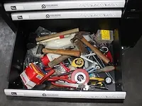 Gereedschapswagen gevuld met sleutels, tangen, schroevendraaiers, doppenset en inbus/troksets. - afbeelding 8 van  8