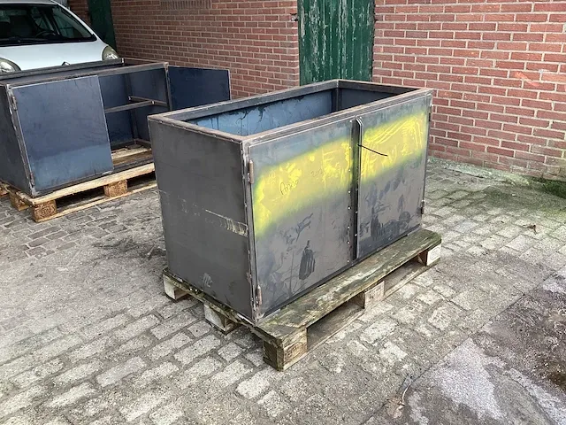 Gereedschapswagen in opbouw - afbeelding 2 van  8