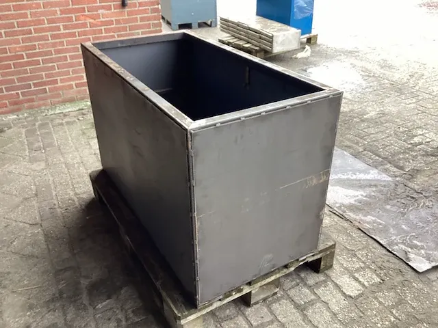 Gereedschapswagen in opbouw - afbeelding 3 van  8