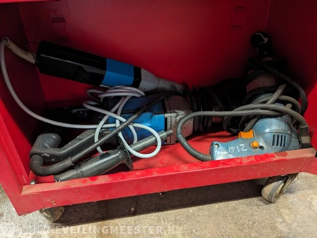Gereedschapswagen met inhoud - afbeelding 11 van  11