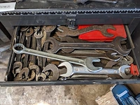 Gereedschapswagen met inhoud - afbeelding 3 van  5