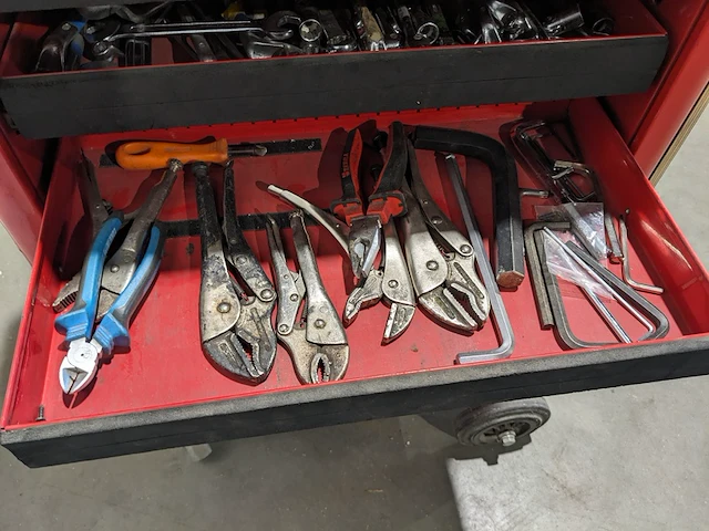 Gereedschapswagen met inhoud - afbeelding 4 van  9