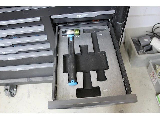 Gereedschapswagen / werktafel stahltech gevuld met gereedschappen w.o. sleutels, doppensets, schroevendraa... - afbeelding 2 van  14