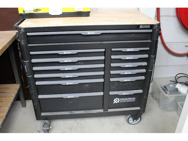 Gereedschapswagen / werktafel stahltech gevuld met gereedschappen w.o. sleutels, doppensets, schroevendraa... - afbeelding 1 van  14
