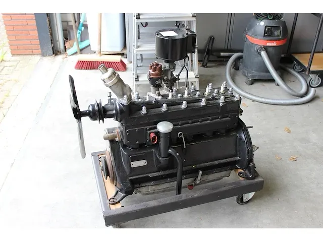 Gereviseerd 6 cilinder motorblok mercedes benz t.b.v. mercedes 170. motornummer 121700 - afbeelding 1 van  16