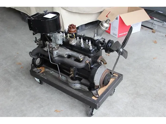 Gereviseerd 6 cilinder motorblok mercedes benz t.b.v. mercedes 170. motornummer 121700 - afbeelding 9 van  16