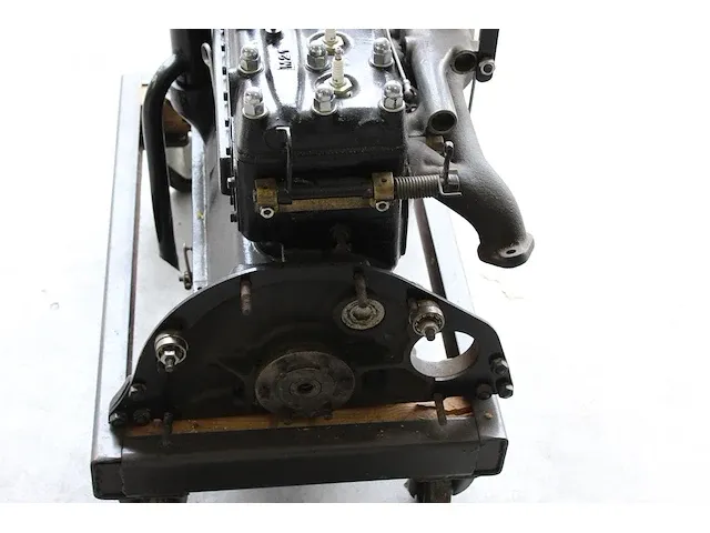 Gereviseerd 6 cilinder motorblok mercedes benz t.b.v. mercedes 170. motornummer 121700 - afbeelding 10 van  16
