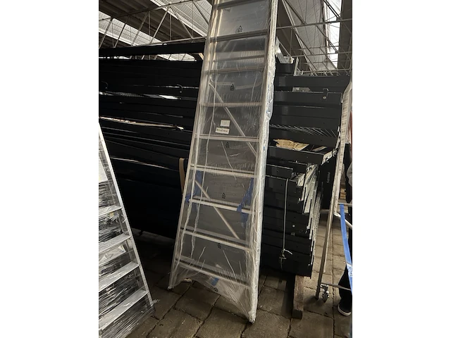 Geribbelde staande sportladder met 10 treden zarges, meistertritt s 40479 - afbeelding 5 van  5
