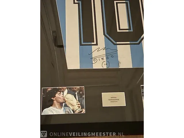 Gesigneerd diego maradona argentinië shirt ingelijst met coa - afbeelding 10 van  17