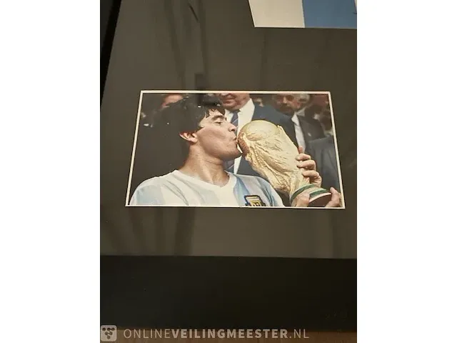 Gesigneerd diego maradona argentinië shirt ingelijst met coa - afbeelding 12 van  17
