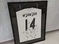 Gesigneerd " real madrid " shirt in lijst - afbeelding 1 van  9