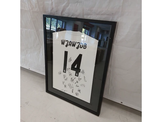 Gesigneerd " real madrid " shirt in lijst - afbeelding 2 van  9