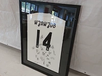 Gesigneerd " real madrid " shirt in lijst - afbeelding 2 van  9