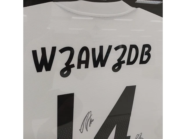 Gesigneerd " real madrid " shirt in lijst - afbeelding 4 van  9