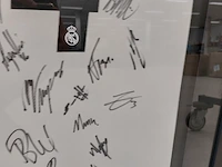 Gesigneerd " real madrid " shirt in lijst - afbeelding 8 van  9