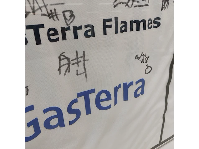 Gesigneerd shirt " gasterra flames " ingelijst - afbeelding 3 van  12