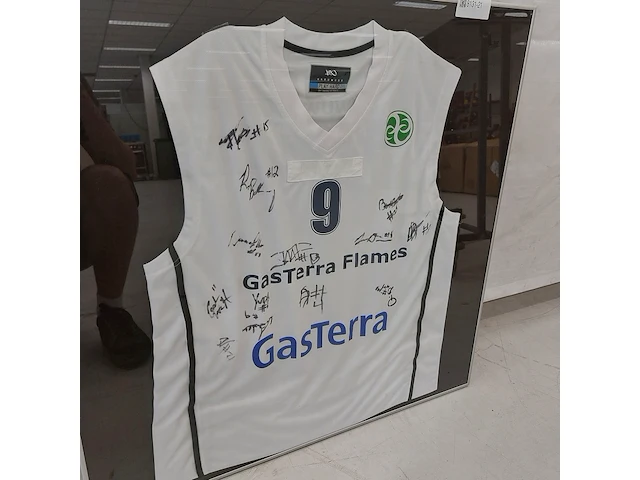 Gesigneerd shirt " gasterra flames " ingelijst - afbeelding 6 van  12