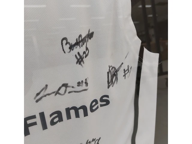 Gesigneerd shirt " gasterra flames " ingelijst - afbeelding 12 van  12