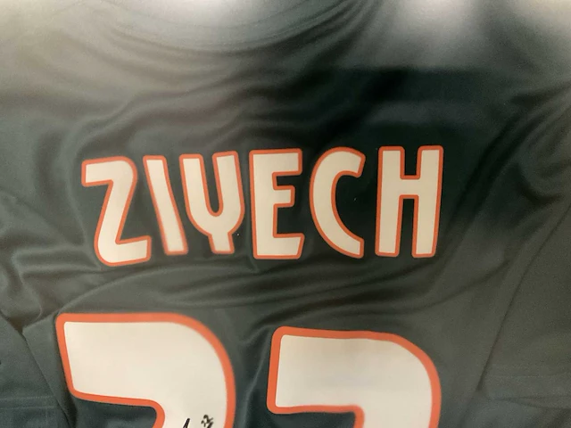 Gesigneerd voetbalshirt ajax (ziyech) sport en film verzamelitems - afbeelding 3 van  9