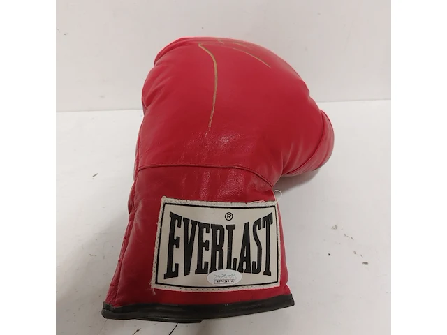 Gesigneerde bokshandschoen " mike tyson ", everlast - afbeelding 4 van  8