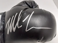 Gesigneerde bokshandschoen " mike tyson ", everlast - afbeelding 4 van  6