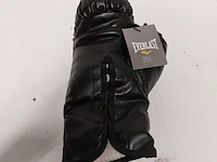 Gesigneerde bokshandschoen " mike tyson ", everlast - afbeelding 5 van  6