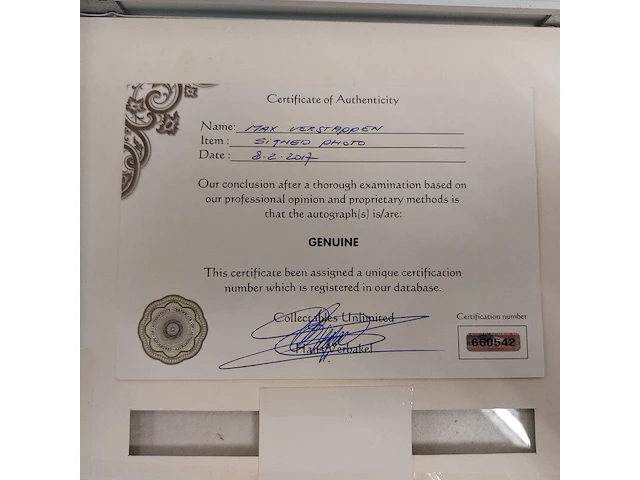 Gesigneerde foto " max verstappen " met certificaat - afbeelding 5 van  5