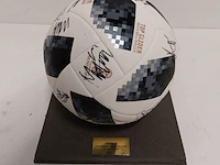 Gesigneerde voetbal " ajax " , adidas - afbeelding 2 van  7