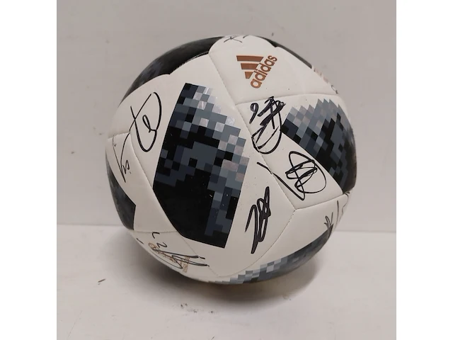 Gesigneerde voetbal " ajax " , adidas - afbeelding 4 van  7