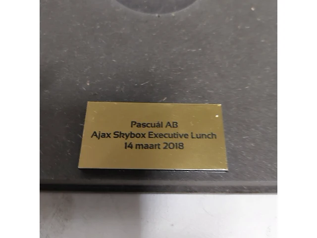 Gesigneerde voetbal " ajax " , adidas - afbeelding 7 van  7