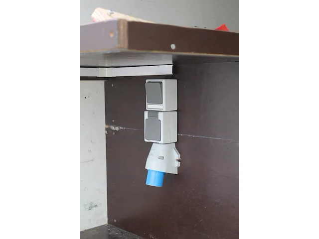 Gesloten aanhanger peters bpsh2000 met kenteken wr-54-bg voorzien van imperial en ladder. bakafmeting 310 x... - afbeelding 5 van  7