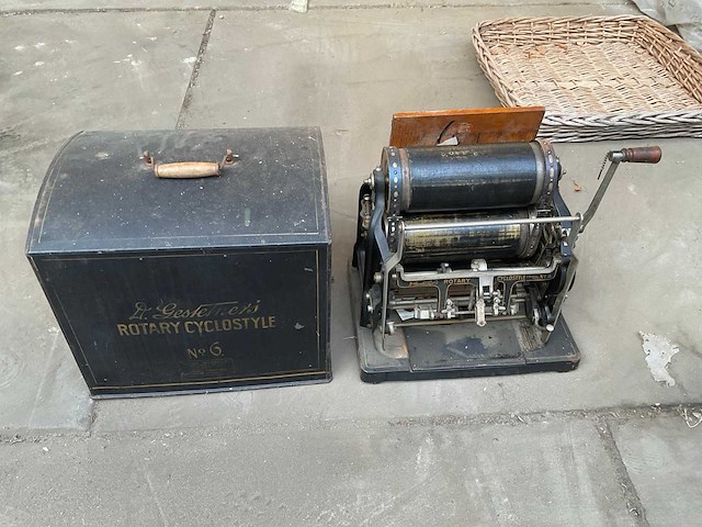 Gestetner cyclostyle antieke stencilmachine - afbeelding 1 van  5